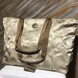 NWT Coach Handbag With Detachable Clutch
